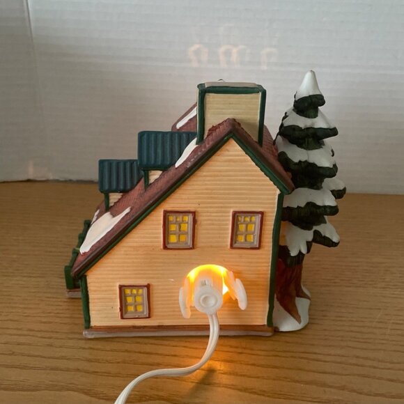 Vtg Lemax Lighted House Vail Colorado Village Collection Wrap Around Porch 1997 - Picture 4 of 12